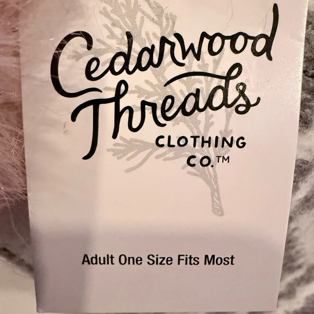 NWT Cedarwood Threads women’s wool blend knit beanie with faux fur lining